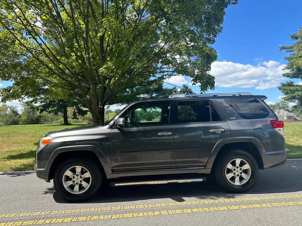2010 Toyota 4Runner 5th Gen - Image 24 of 31