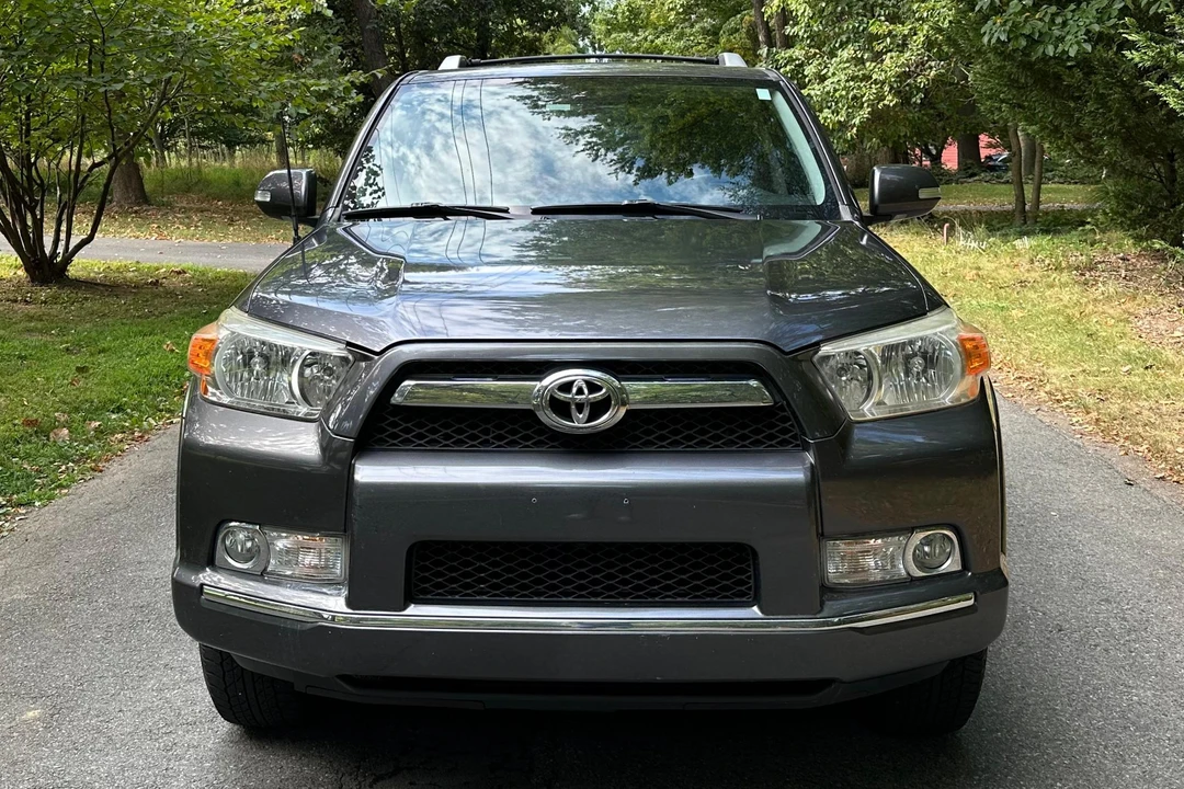 2010 Toyota 4Runner 5th Gen - Image 2 of 31