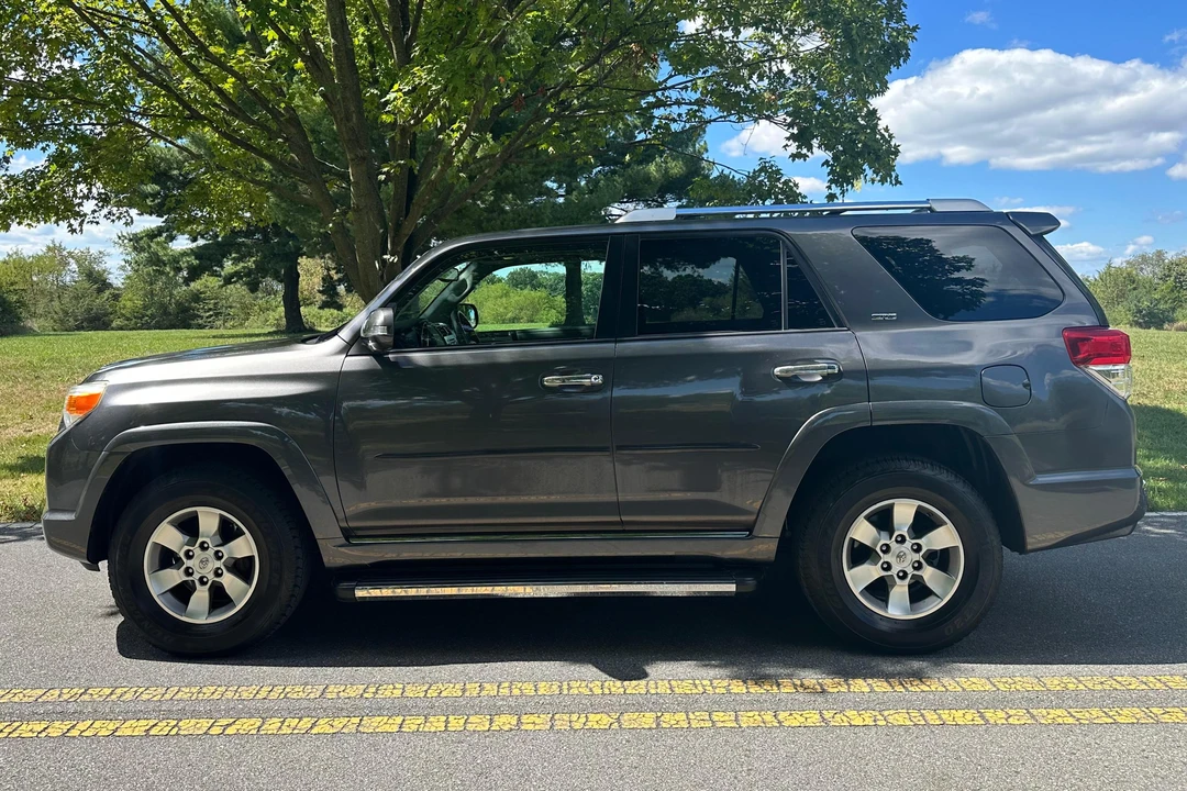 2010 Toyota 4Runner 5th Gen - Image 3 of 31