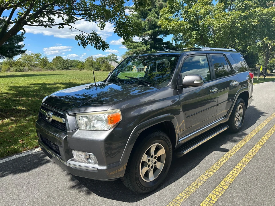 2010 Toyota 4Runner 5th Gen - Image 14 of 31