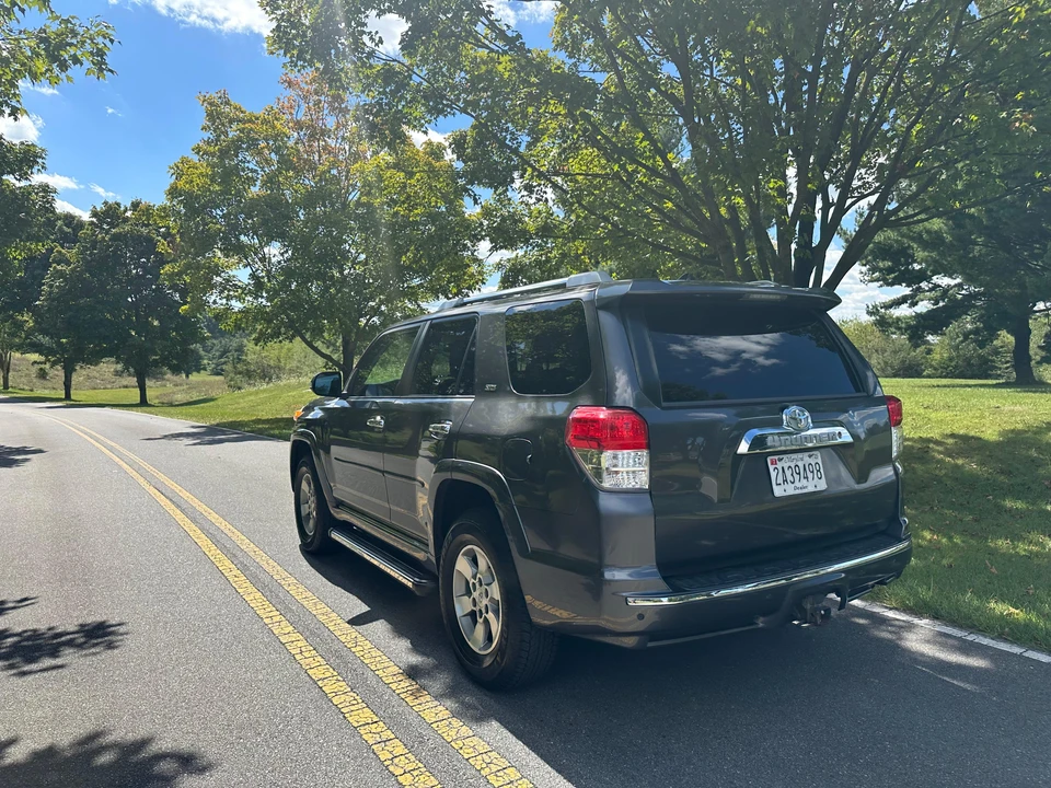 2010 Toyota 4Runner 5th Gen - Image 29 of 31