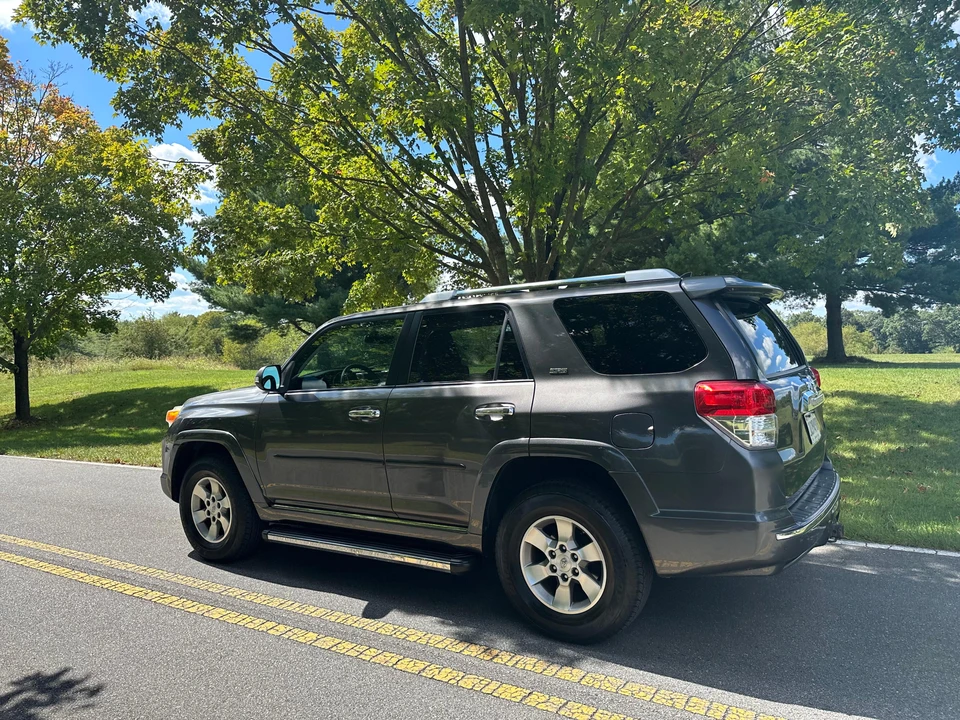 2010 Toyota 4Runner 5th Gen - Image 25 of 31