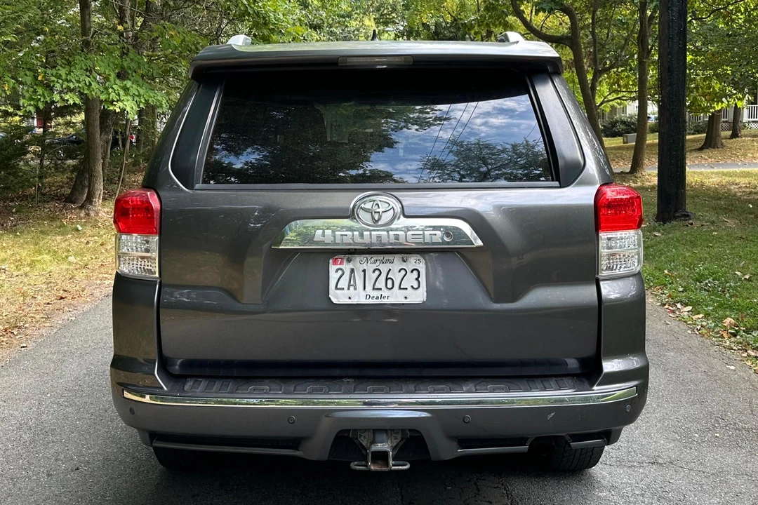 2010 Toyota 4Runner 5th Gen - Image 5 of 31