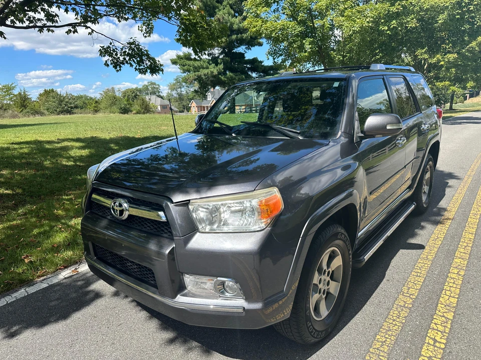 2010 Toyota 4Runner 5th Gen - Image 11 of 31