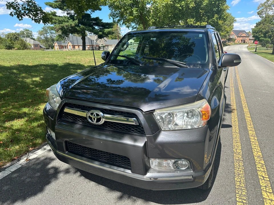 2010 Toyota 4Runner 5th Gen - Image 8 of 31