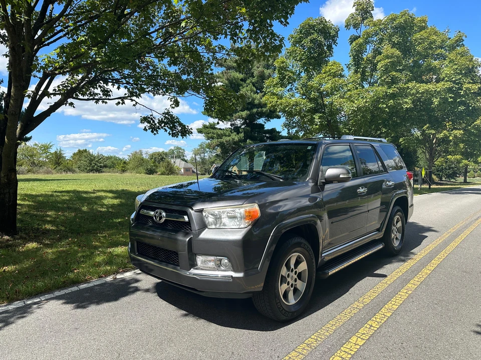 2010 Toyota 4Runner 5th Gen - Image 13 of 31