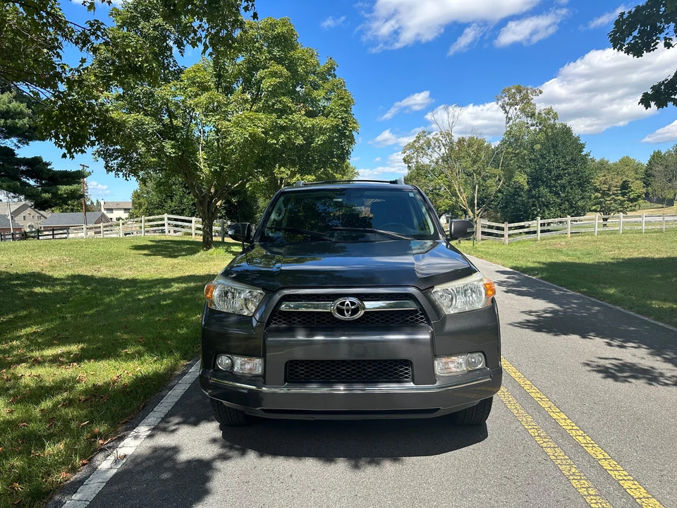 2010 Toyota 4Runner 5th Gen - Image 6 of 31