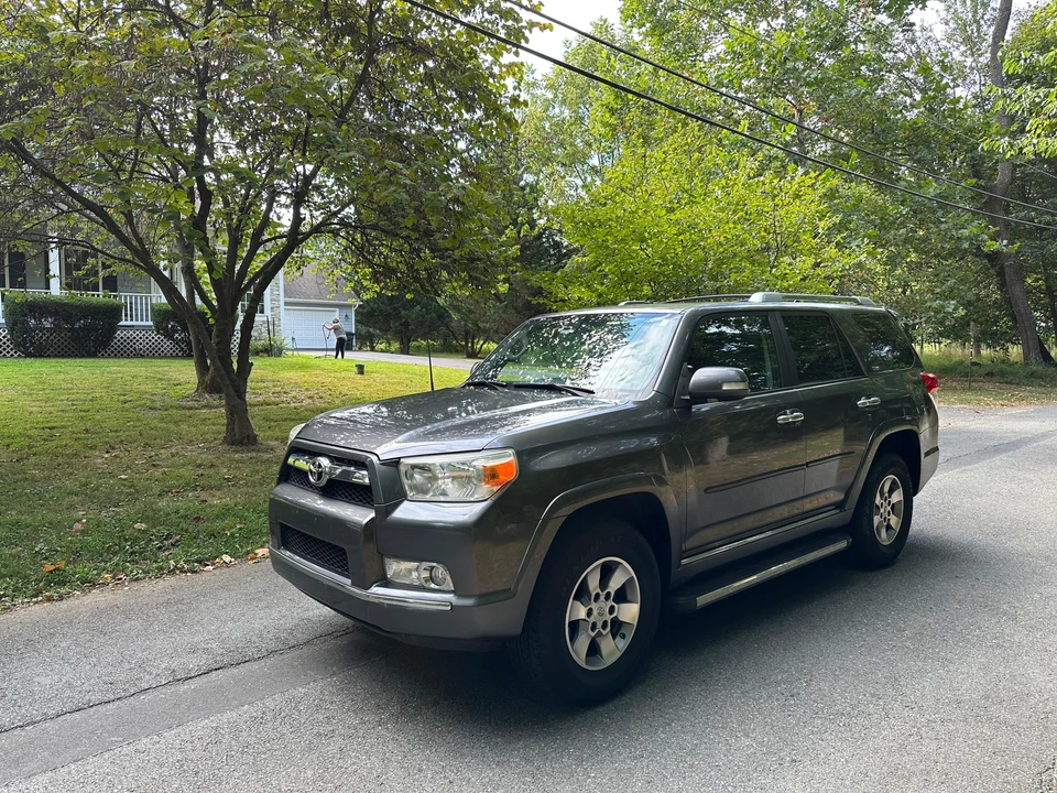 2010 Toyota 4Runner 5th Gen - Image 15 of 31