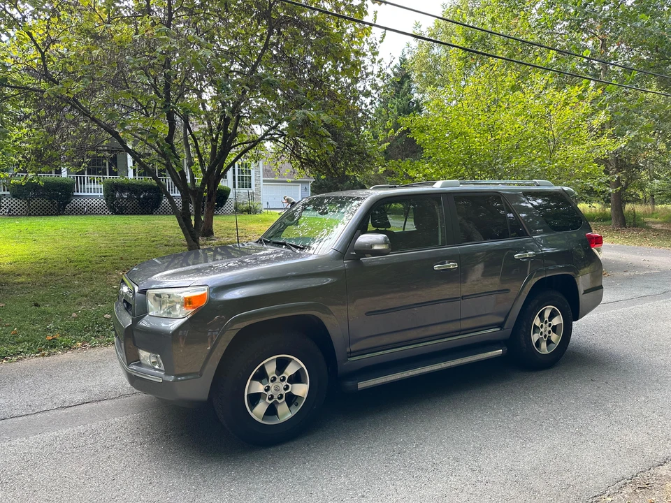 2010 Toyota 4Runner 5th Gen - Image 19 of 31