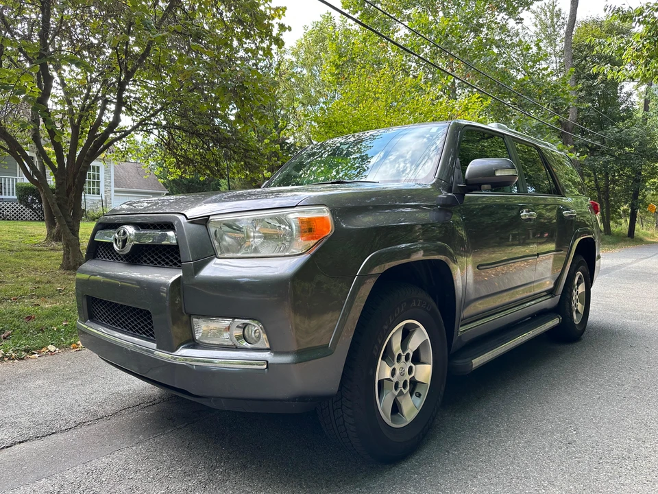 2010 Toyota 4Runner 5th Gen - Image 12 of 31