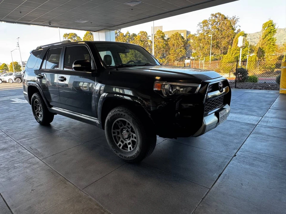 2010 Toyota 4Runner 5th Gen - Image 2 of 12
