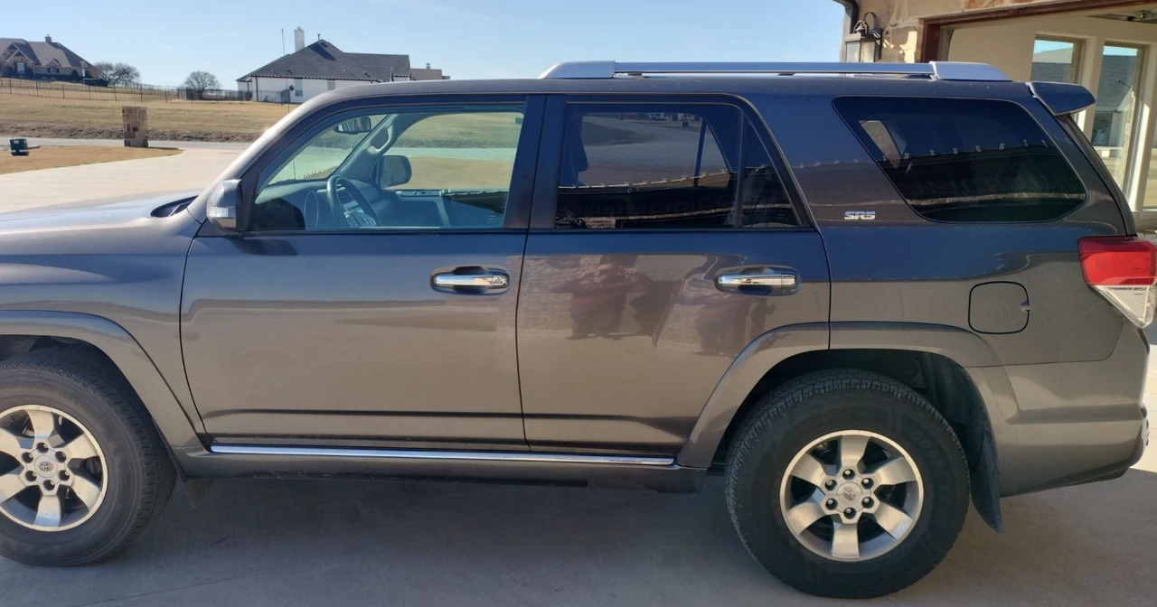 2010 Toyota 4Runner 5th Gen - Image 2 of 13
