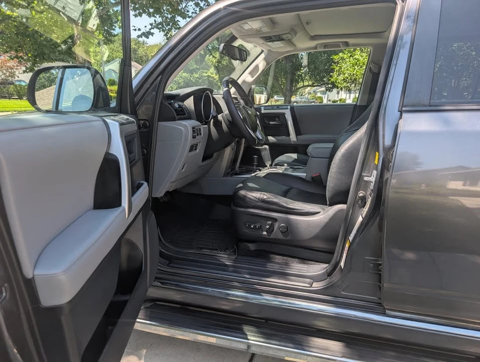 2010 Toyota 4Runner 5th Gen - Image 5 of 20