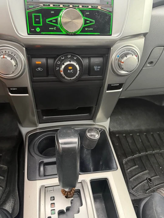 2010 Toyota 4Runner 5th Gen - Image 13 of 14