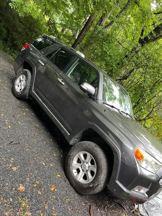 2010 Toyota 4Runner 5th Gen - Image 2 of 10