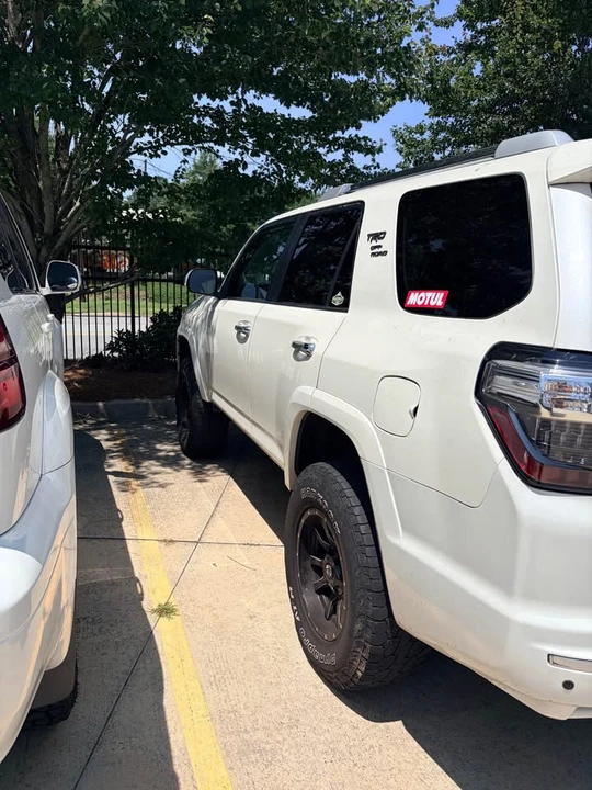 2010 Toyota 4Runner 5th Gen - Image 14 of 18