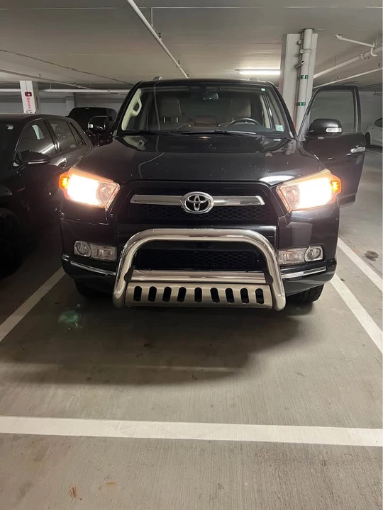 2010 Toyota 4Runner 5th Gen - Image 2 of 18