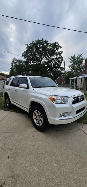 2010 Toyota 4Runner 5th Gen - Image 8 of 15