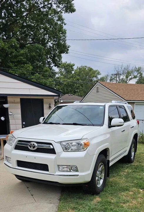 2010 Toyota 4Runner 5th Gen - Image 2 of 15
