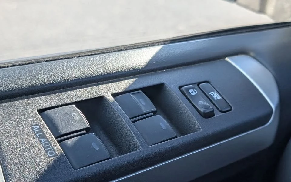 2010 Toyota 4Runner 5th Gen - Image 13 of 18