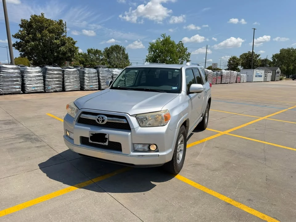 2010 Toyota 4Runner 5th Gen - Image 2 of 10
