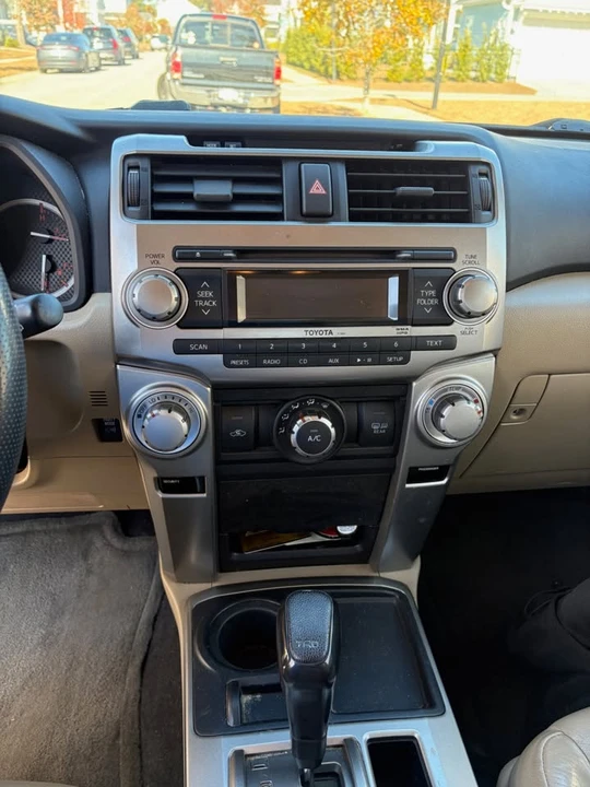 2010 Toyota 4Runner 5th Gen - Image 11 of 16