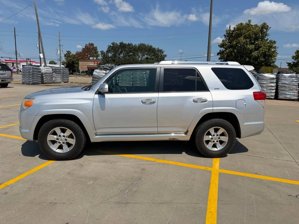 2010 Toyota 4Runner 5th Gen - Image 3 of 10