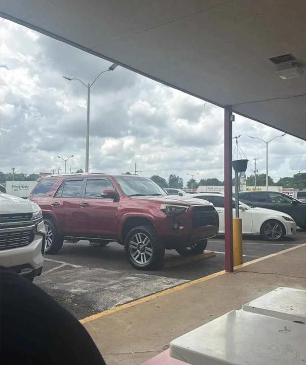 2010 Toyota 4Runner 5th Gen - Image 9 of 11