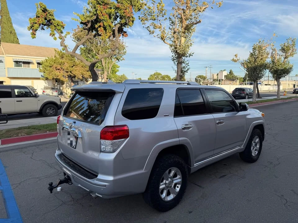 2010 Toyota 4Runner 5th Gen - Image 5 of 12