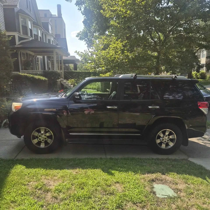 2010 Toyota 4Runner 5th Gen - Image 3 of 12