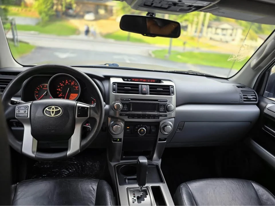2010 Toyota 4Runner 5th Gen - Image 9 of 10
