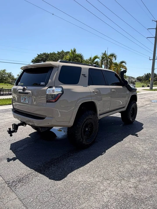 2010 Toyota 4Runner 5th Gen - Image 4 of 9