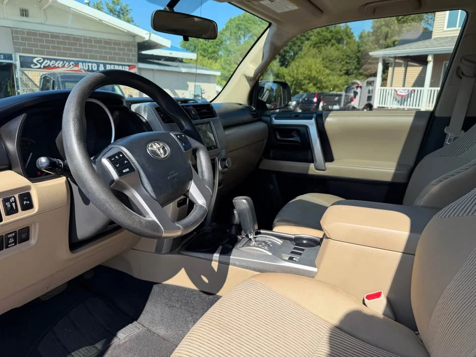 2010 Toyota 4Runner 5th Gen - Image 9 of 13
