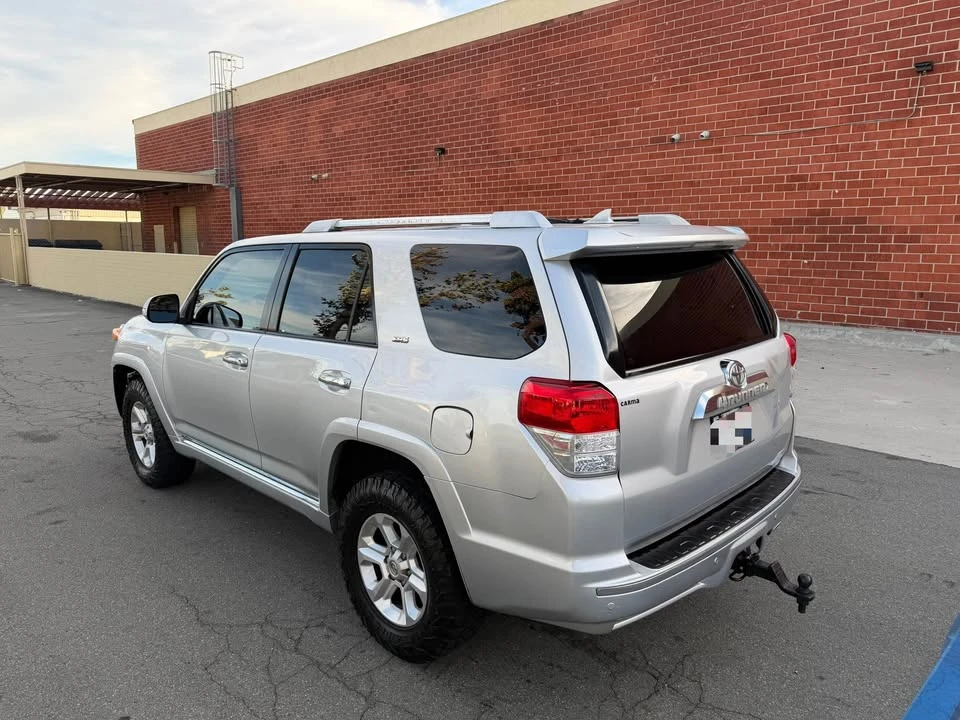 2010 Toyota 4Runner 5th Gen - Image 5 of 12