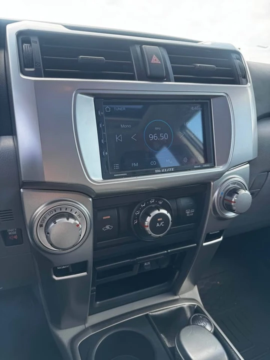 2010 Toyota 4Runner 5th Gen - Image 11 of 17