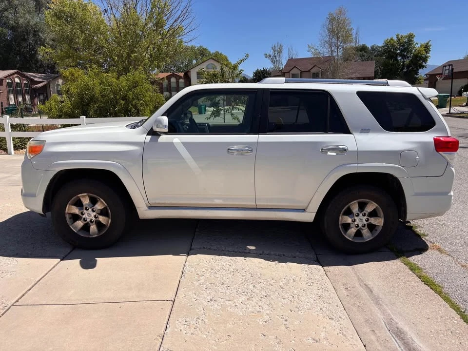 2010 Toyota 4Runner 5th Gen - Image 4 of 6
