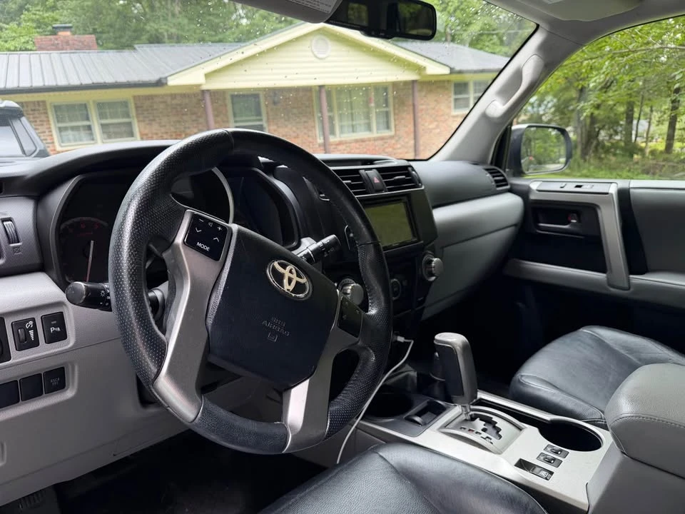 2010 Toyota 4Runner 5th Gen - Image 8 of 13