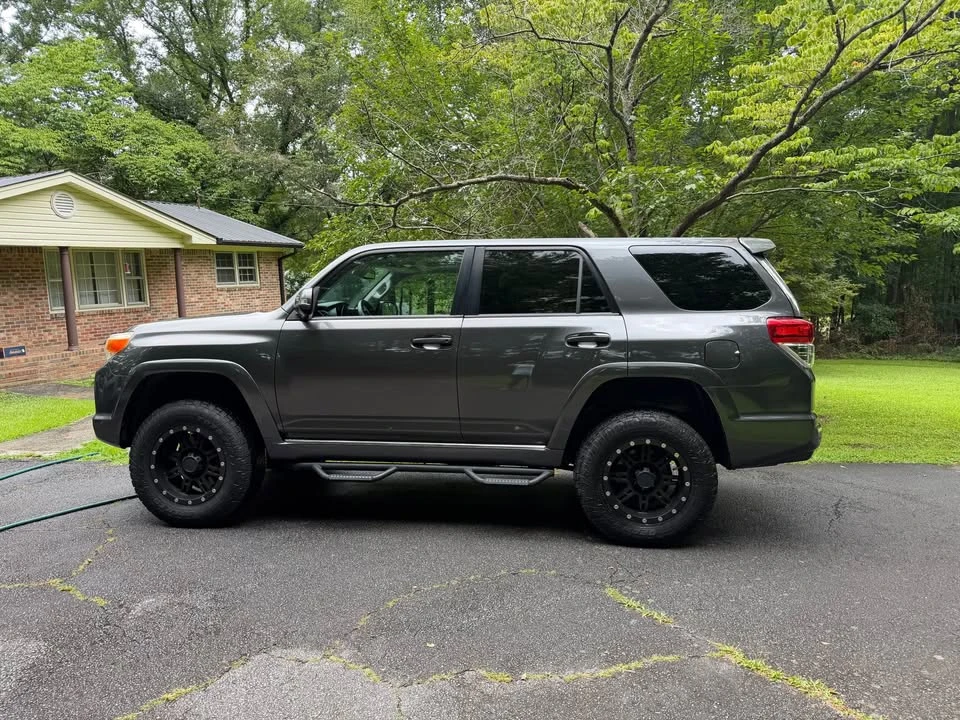 2010 Toyota 4Runner 5th Gen - Image 2 of 13