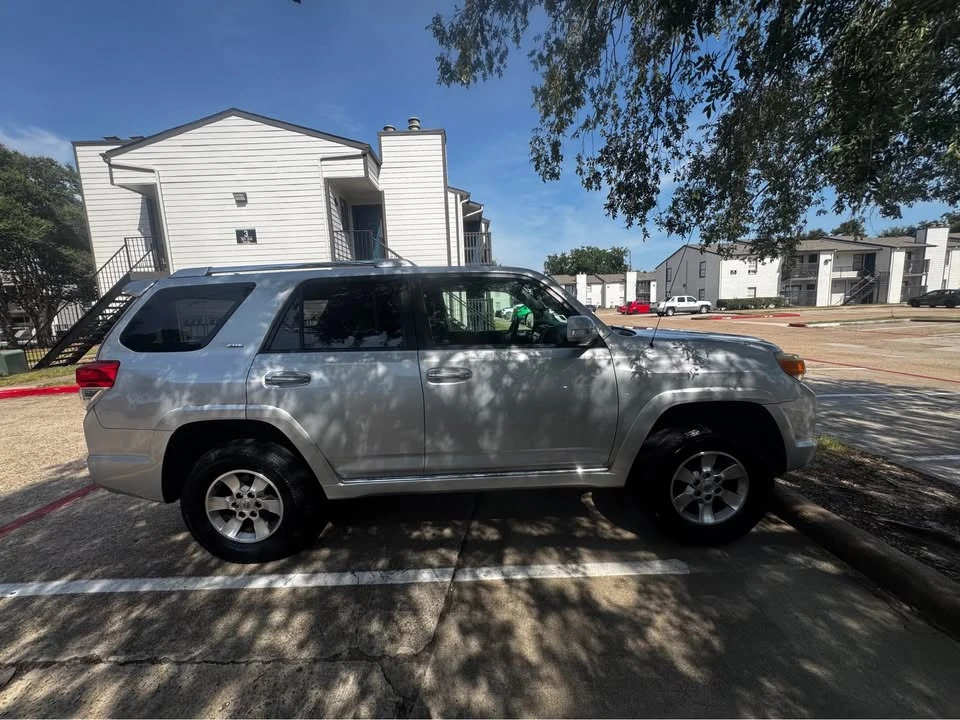 2010 Toyota 4Runner 5th Gen - Image 4 of 10