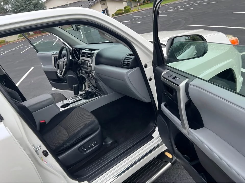 2010 Toyota 4Runner 5th Gen - Image 12 of 20