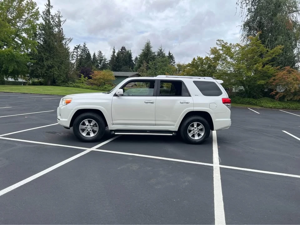 2010 Toyota 4Runner 5th Gen - Image 2 of 20