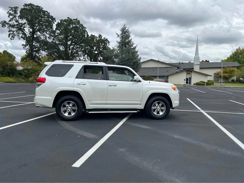 2010 Toyota 4Runner 5th Gen - Image 6 of 20