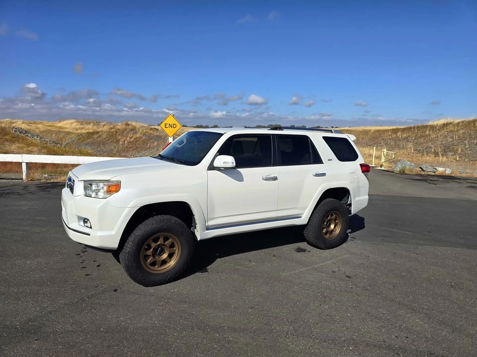 2010 Toyota 4Runner 5th Gen - Image 3 of 13