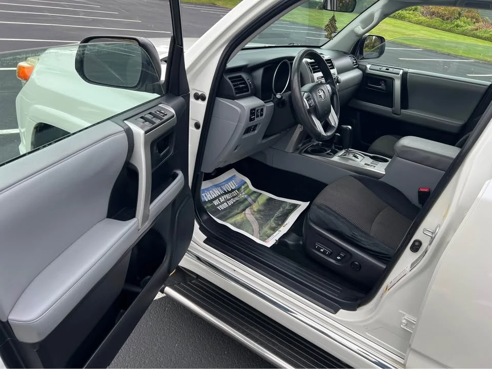 2010 Toyota 4Runner 5th Gen - Image 9 of 20