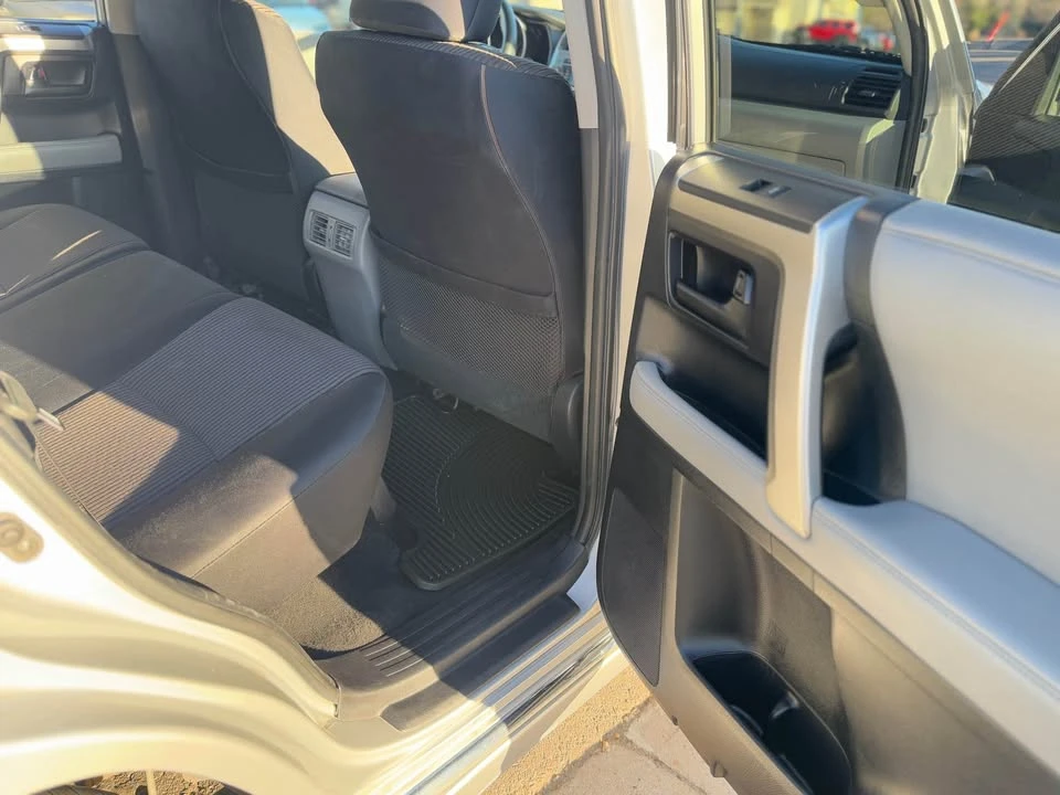 2010 Toyota 4Runner 5th Gen - Image 14 of 19