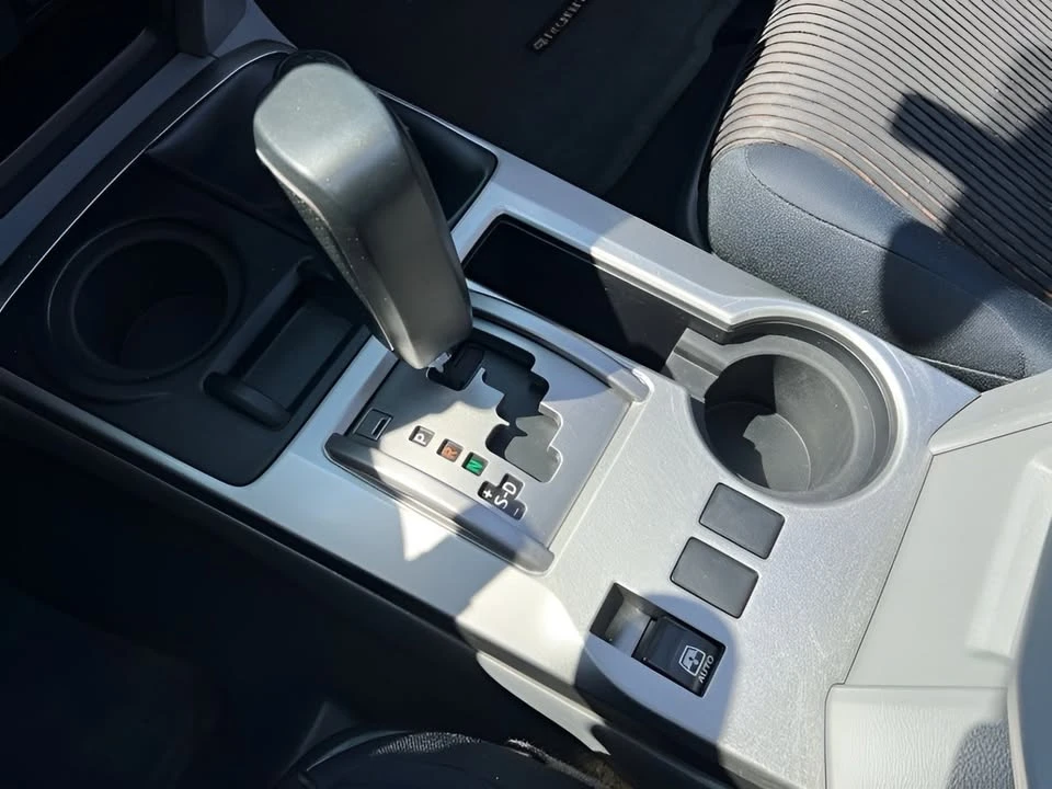 2010 Toyota 4Runner 5th Gen - Image 13 of 20