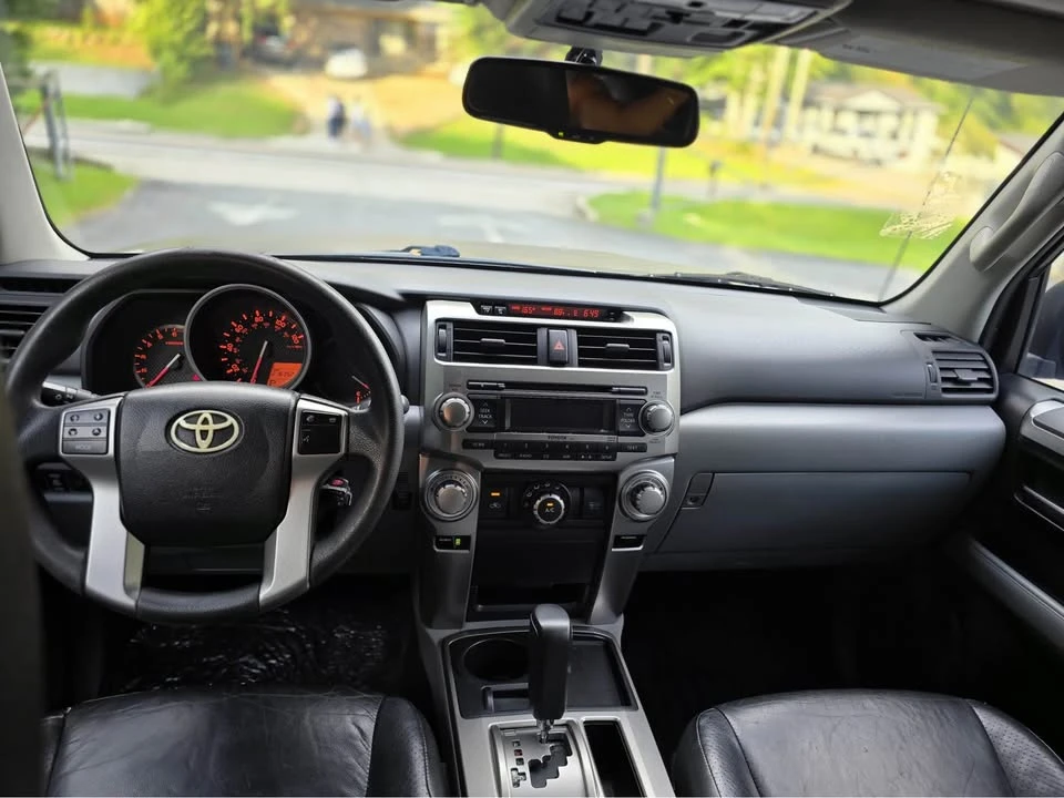 2010 Toyota 4Runner 5th Gen - Image 9 of 11