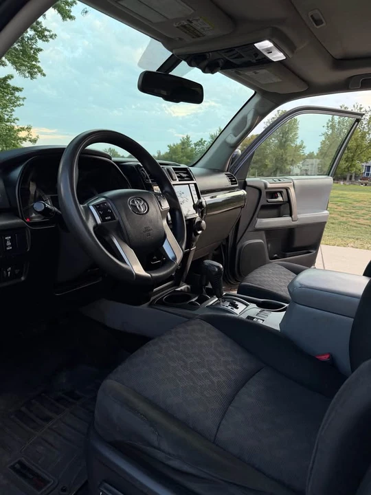2010 Toyota 4Runner 5th Gen - Image 14 of 20