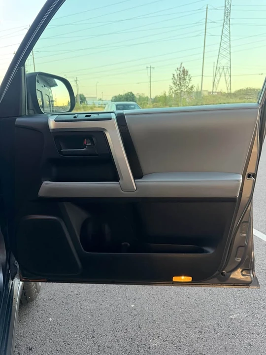 2010 Toyota 4Runner 5th Gen - Image 14 of 18