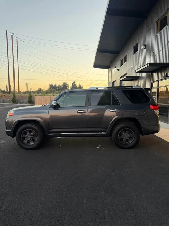 2010 Toyota 4Runner 5th Gen - Image 4 of 18